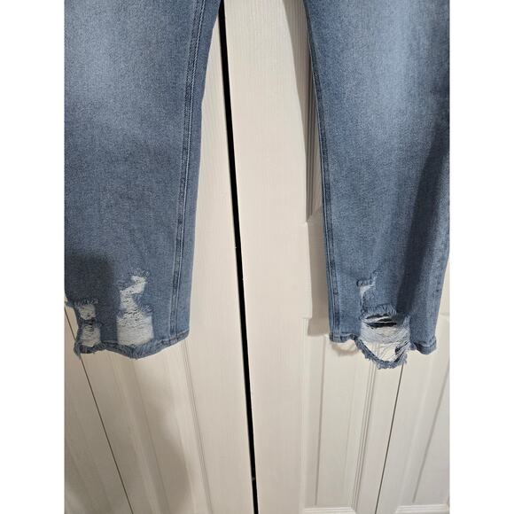 Kancan size 30 women's  cropped medium wash jeans - Picture 2 of 10